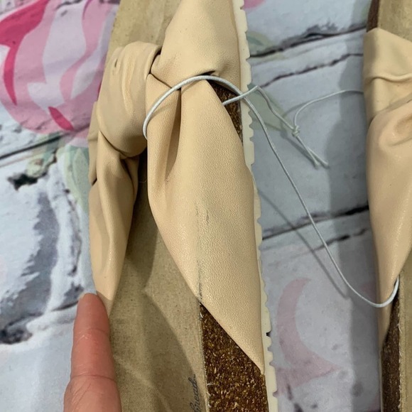 Universal Tread Junie‎ slip-on/ slide sandals (NWT) - Picture 6 of 7